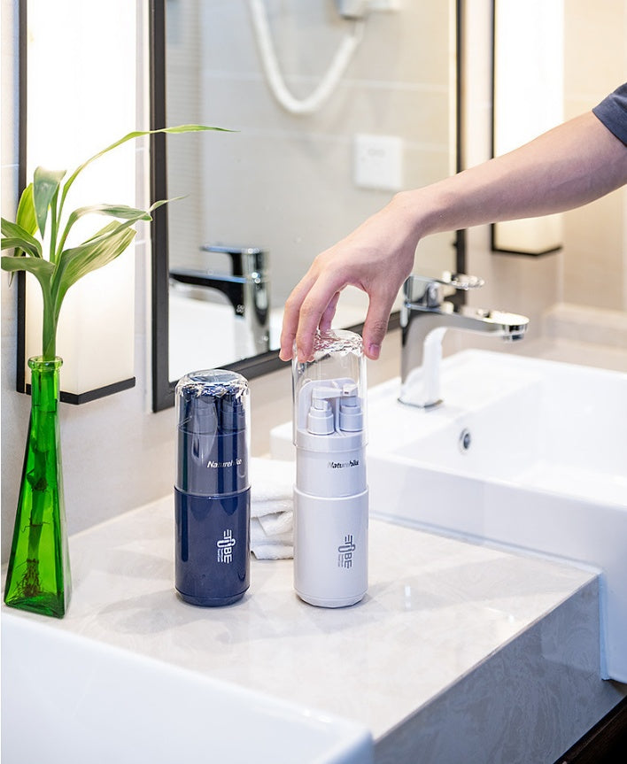 Reise Toiletten Set – Zahnbürstenbecher mit Spendern, Spiegel & Kamm